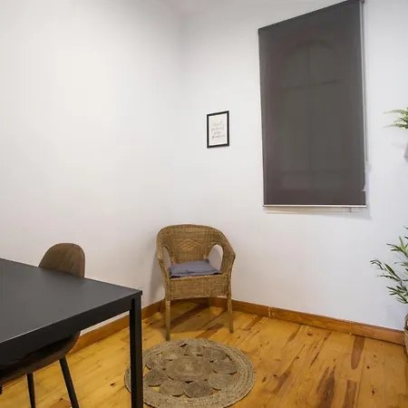 21par1005 - Beautiful In Paral-lel Apartment Barcelona